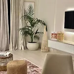Lungomare Luxury Sea View Apartament *