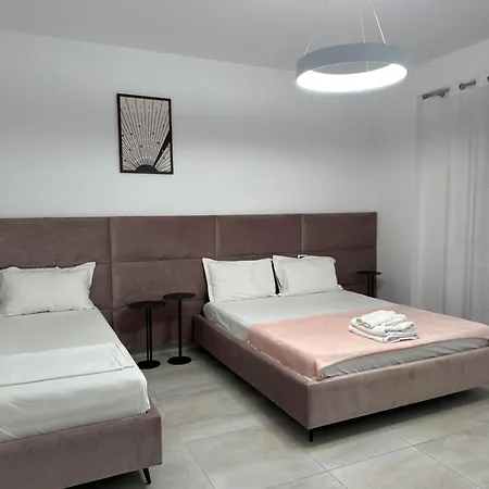 Lungomare Luxury Sea View 아파트 Vlorë