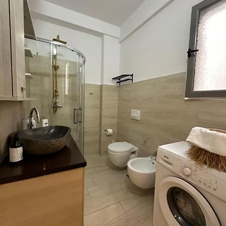 アパート Lungomare Luxury Sea View Vlorë