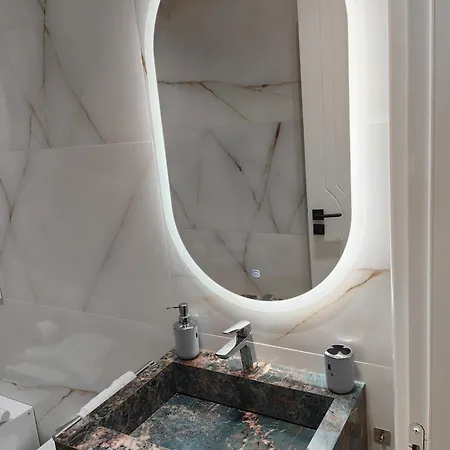 Lungomare Luxury Sea View * Vlorë