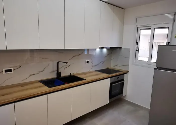 Lungomare Luxury Sea View Apartament Wlora