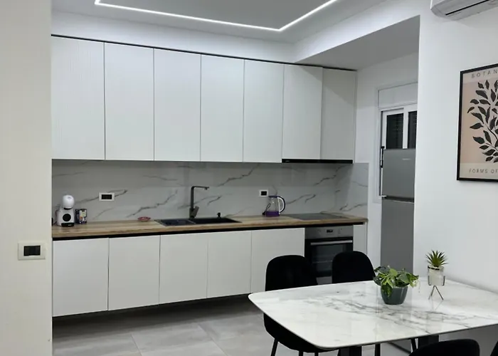 Lungomare Luxury Sea View Apartamento *