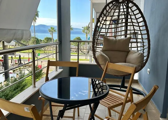 Lungomare Luxury Sea View Apartament Wlora