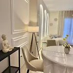 Lungomare Luxury Sea View * Vlorë
