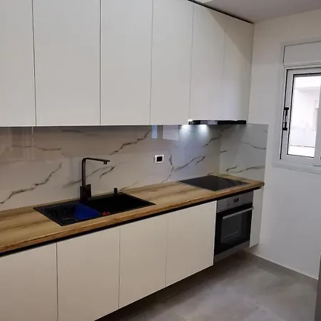 Lungomare Luxury Sea View Apartment Vlore