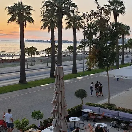 Lungomare Luxury Sea View Apartamento Vlorë