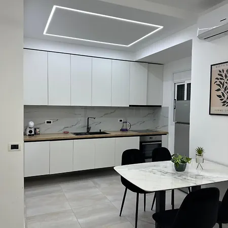 Lungomare Luxury Sea View Apartment *