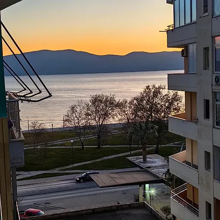 Lungomare Luxury Sea View * Vlorë