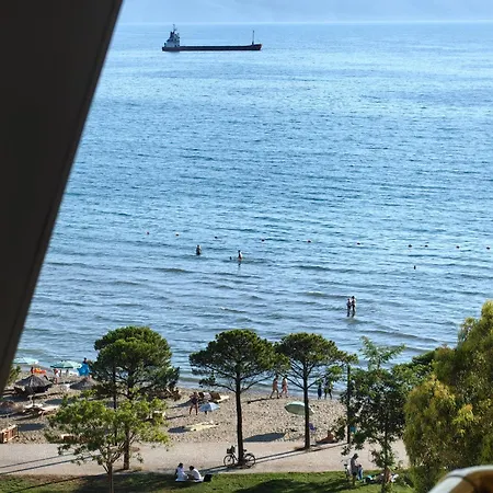 Lägenhet Lungomare Luxury Sea View