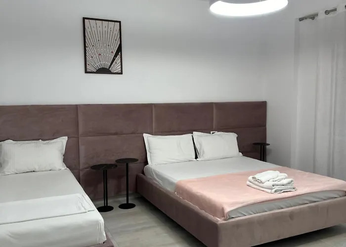 Lungomare Luxury Sea View شقة فلورا