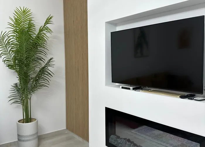 Lungomare Luxury Sea View شقة فلورا