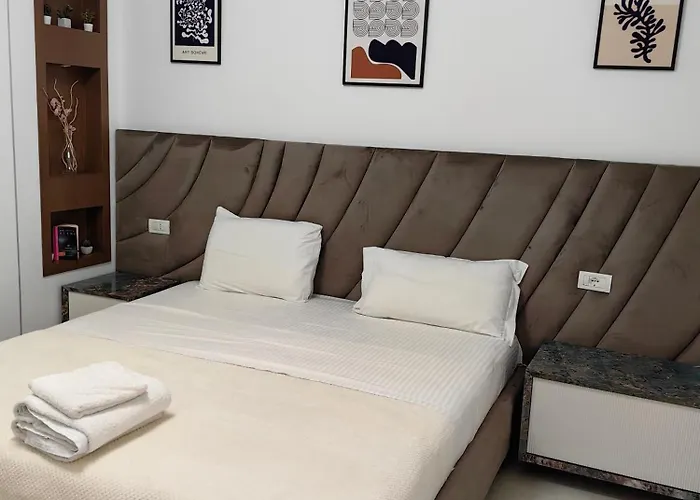 Lungomare Luxury Sea View شقة